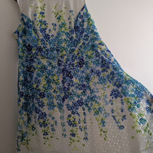 Sandra Darren Lace Floral Dress - Picture 3 of 9